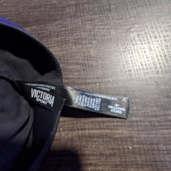 Victoria Secret Chic Black Sport/Workout Bra - Picture 4 of 4